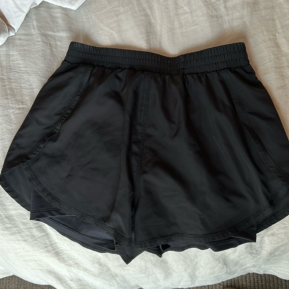 Year Of Ours Running Shorts Size Small - Picture 2 of 3